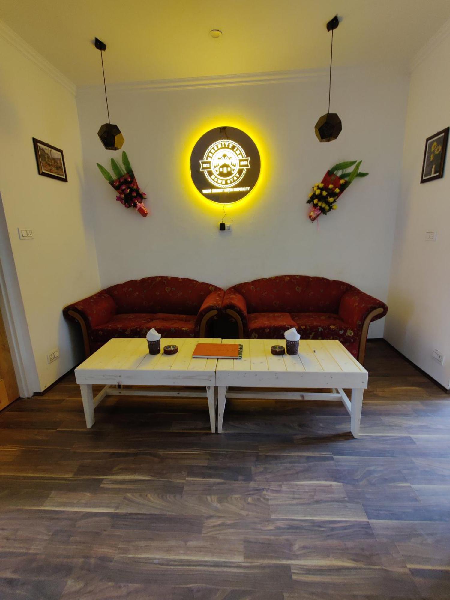 Serenity Inn Home Stay Srīnagar المظهر الخارجي الصورة