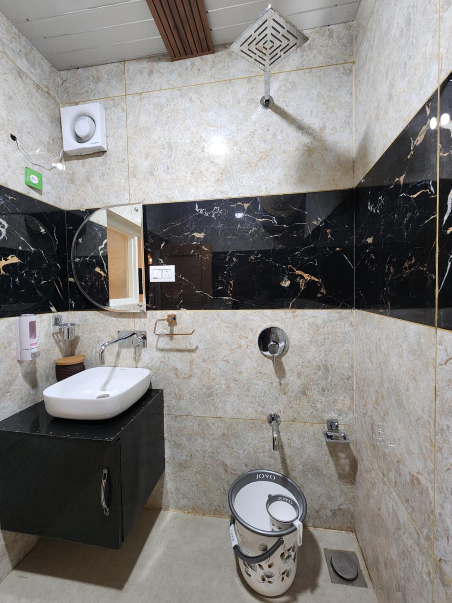 Serenity Inn Home Stay Srīnagar المظهر الخارجي الصورة
